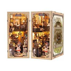 Puzzle 3D - Cotor carte - Grandfathers Antiques Store - 349 piese | Cutebee imagine