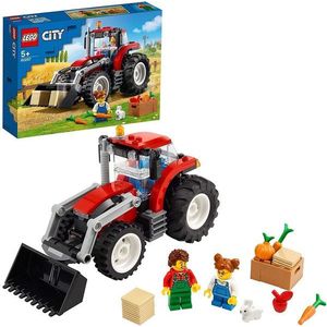 Fermierul si tractorul imagine