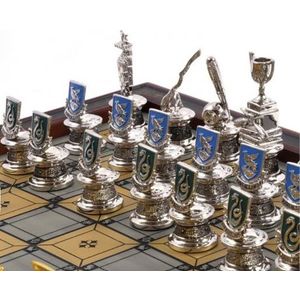 Joc de sah - The Hogwarts Houses Quidditch Chess Set | The Noble Collection imagine