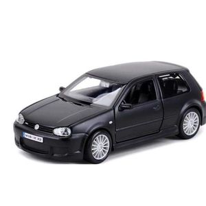 Masinuta Maisto Volkswagen Golf R32 1: 24 imagine