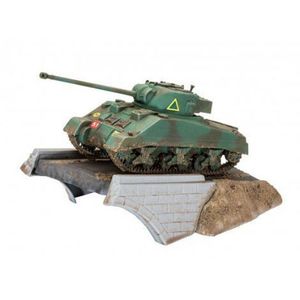 Revell first diorama set sherman firefly imagine