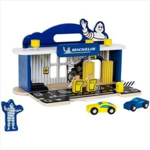 Statie reparatii masini cu spalatorie din lemn Michelin imagine