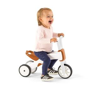 Tricicleta pentru copii Chillafish Bunzi Mate Camel 2 in 1, transformabila in bicicleta fara pedale, scaun usor reglabil, roti din cauciuc sintetic, spatiu depozitare jucarii, greutate admisa 25 kg imagine