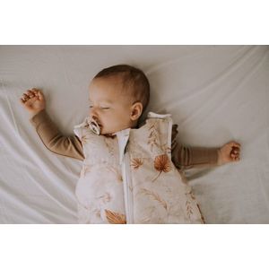 Sac de dormit din bumbac 0-24 luni Grow with me Boho Sand Sleepee 2, 5 tog imagine