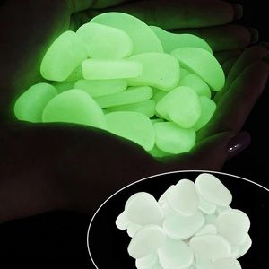 Pietricele fosforescente translucide care lumineaza verde, decorative, 3-5 cm cantitate 1000 gr imagine