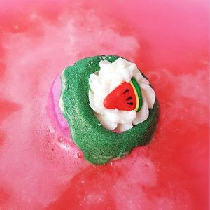 Bomba de baie handmade cu figurina One In A Melon Bath Blaster 160g Bomb Cosmetics imagine