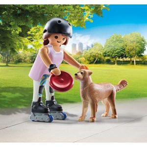Figurina - Patinatoare cu animalut de colectie caine Retriever | Playmobil imagine