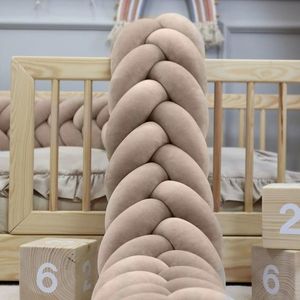 Protectie de pat impletita, MiniMini, Velvet Magic, Bej, 200 cm imagine