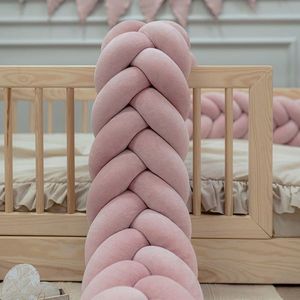 Protectie de pat impletita, MiniMini, Velvet Magic, Roz Pudrat, 200 cm imagine