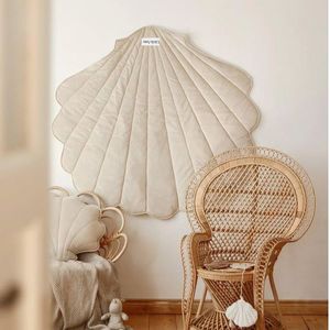 Saltea de joaca din catifea, Seashell, Little Amy, Crem, 115 x 110 cm imagine