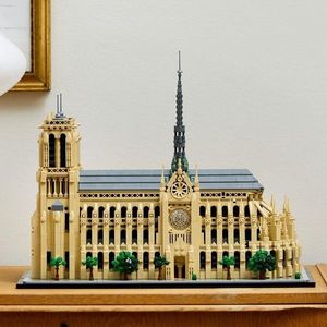 LEGO Arhitecture - Notre-Dame de Paris (21061) | LEGO imagine