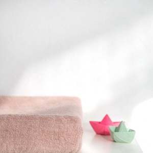 Husa de protectie pentru salteaua de infasat Bonjourbebe Rosa, bumbac buclat, cu elastic, 80x50 cm imagine