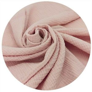 Paturica de infasat Qmini Powder Pink, din muselina dubla, inchidere cu panglica, 75x75 cm imagine