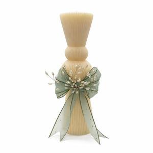 Lumanare clepsidra culoare crem ornata cu funda verde imagine