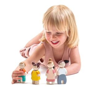 Set 4 figurine din lemn Doll Family | Tender Leaf Toys imagine