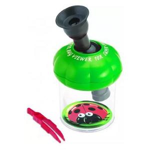 Cutie cu microscop pentru observarea insectelor. Verde imagine