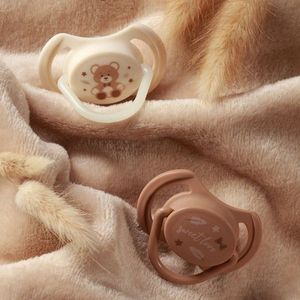 Set 2 suzete simetrice Babyono din silicon 0-6 luni cu maner fluorescent imagine