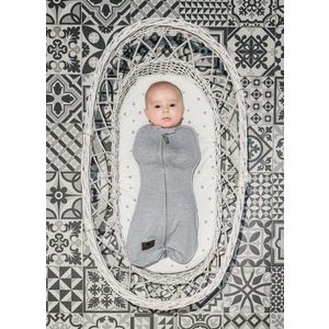 Saculet swaddle pentru infasat nou nascut + caciulita First Step gri deschis Sleepee imagine