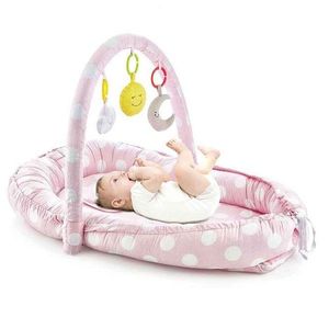 Salteluta BabyNest cu bara jucarii Between parents roz imagine