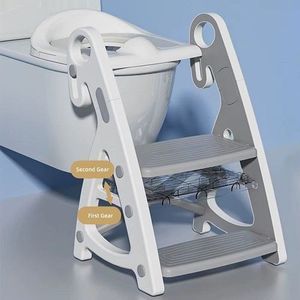 Reductor WC copii Little Mom StepUp Baby Pink, reglabil pe inaltime, cu manere ergonomice, colac moale detasabil din spuma PU, design anti-stropire, compatibilitate universala imagine