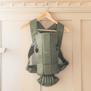 Marsupiu anatomic BabyBjorn Mini cu pozitii multiple de purtare Dark Green Tesatura imagine