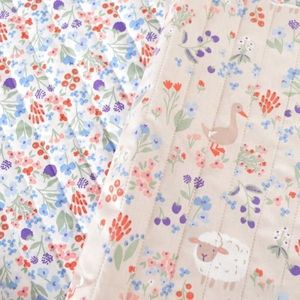 Paturica pentru bebelusi Premium matlasata din bumbac Cute Farm cu fata dubla 75x100 cm imagine