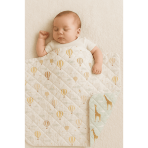 Paturica handmade matlasata din bumbac premium cu fata dubla Giraffe Head in Clouds 135x100 cm imagine