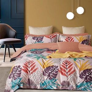 Lenjerie de pat Somnart Percale cu 4 piese, cearceaf pat clasic 240c x 260 cm, cearceaf pilota 200 x 230 cm si 2 fete perna 50 x 70 cm model pene colorate imagine