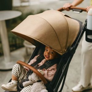 Carucior pentru copii Ergobaby Metro 3 Deluxe Camel 0-4 ani, pliere ultra-compacta, compatibil avion, maner reglabil, roti cu suspensii, curea de transport, suport pahar imagine