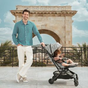 Carucior pentru copii Kinderkraft Pilot 2 Bizuu Lunar Black, compatibil avion, greutate admisa 22 kg, include geanta de transport si curea de umar imagine