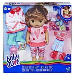 Bebe Lingurita Fetita Bruneta Cu Hainute De Schimb imagine