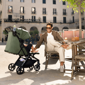 Imagine Carucior pentru copii Kinderkraft Nubi 3 Midnight Black autopliabil, cadru din aluminiu, greutate admisa 22 kg, accesorii incluse