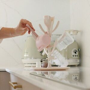 Imagine Uscator universal pentru biberoane si accesorii BabyOno Tulip