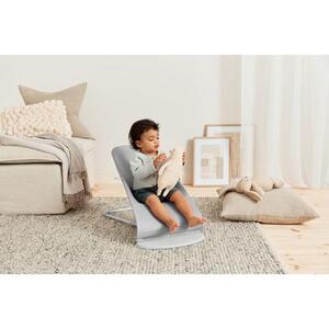 Imagine Balansoar BabyBjorn Bliss Light Grey cu aspect delicat de petala, tesatura matlasata (Gri)