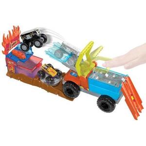 Imagine Set de masinute Hot Wheels Monster Trucks Collision Arena