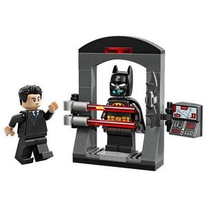 Imagine Lego Super Heroes - Batman Bruce Wayne si Batcostumul 30726, 35 de piese